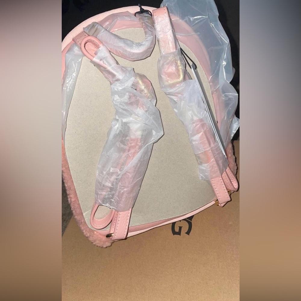 I’m selling because I hate the color pink! It was gifted to me. - Picture 3 of 5